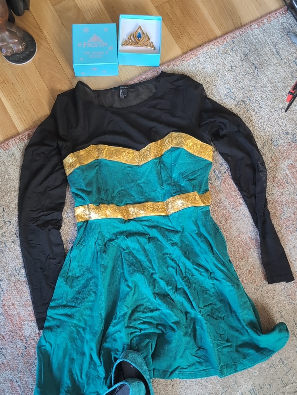 Elsa Coronation Disneybound